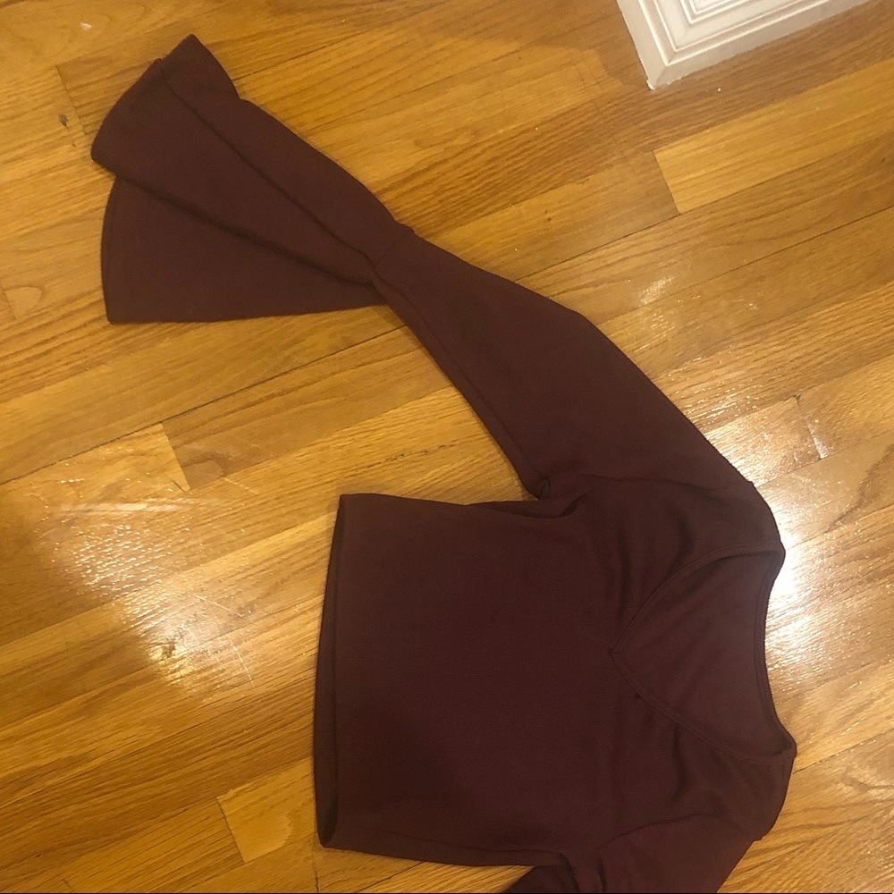 Fluted Sleeve Burgundy Top Sz S - Picture 2 of 3